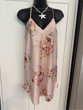 FLORA NIKROOZ ROMANTIC FLORAL SATIN FEEL CHEMISE IN SIZE SMALL